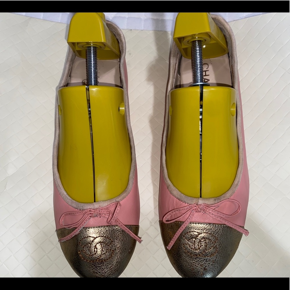 2 Chanel ballerina